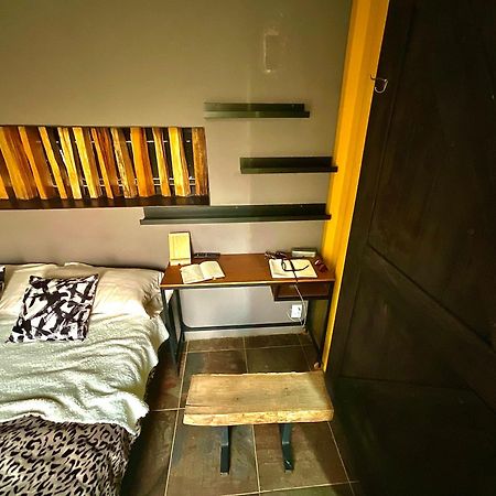 틀라야카판 Container House 아파트 호텔 외부 사진