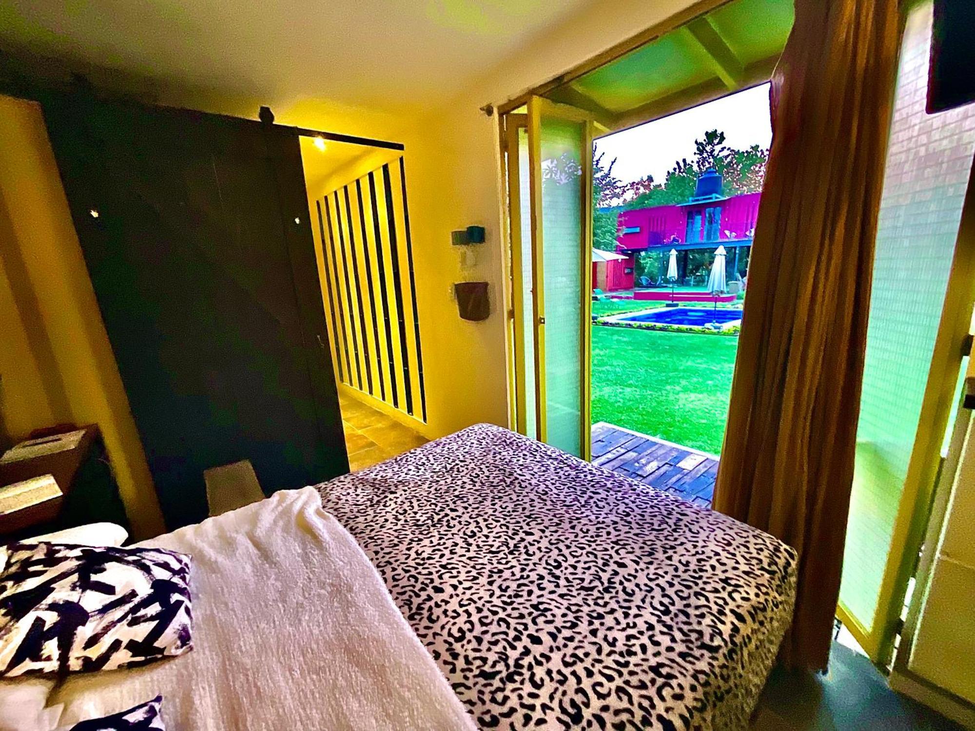 틀라야카판 Container House 아파트 호텔 외부 사진